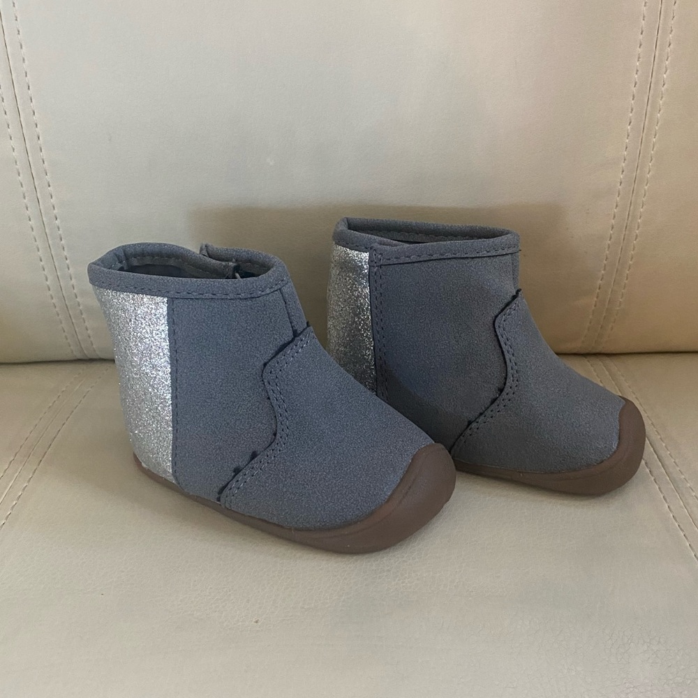 Carters Crawl baby booties